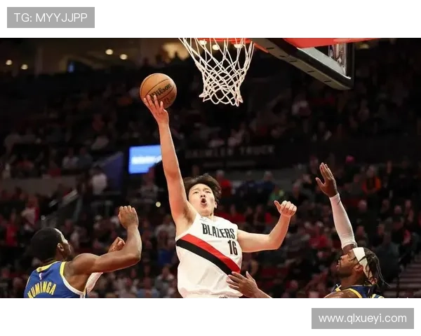 杨瀚森单人建立禁飞区展现盖帽神技引领防守新潮流 杨瀚森单人建立禁飞区展现盖帽神技引领防守新潮流