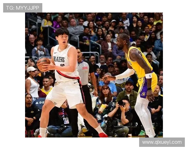 开拓者对湖人比赛回顾 艾顿精彩表现引领全场亮点